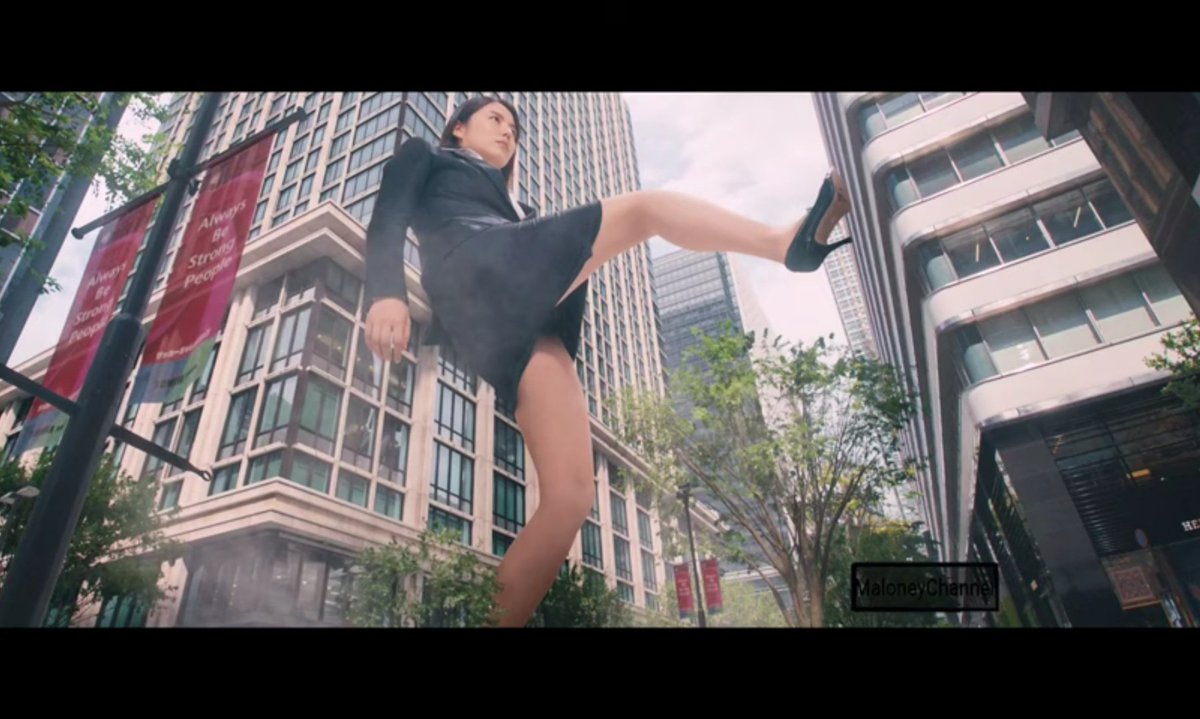 hypnscen's tweet photo. In the movie "shin ultraman" a hypnotized and giantized hiroko asami is walking trought the city. https://t.co/Cpbh3G1KjN
