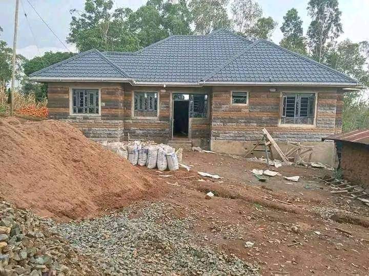 bozgabi's tweet image. I never thought I would use influencing as a source of income and build a house for my mum