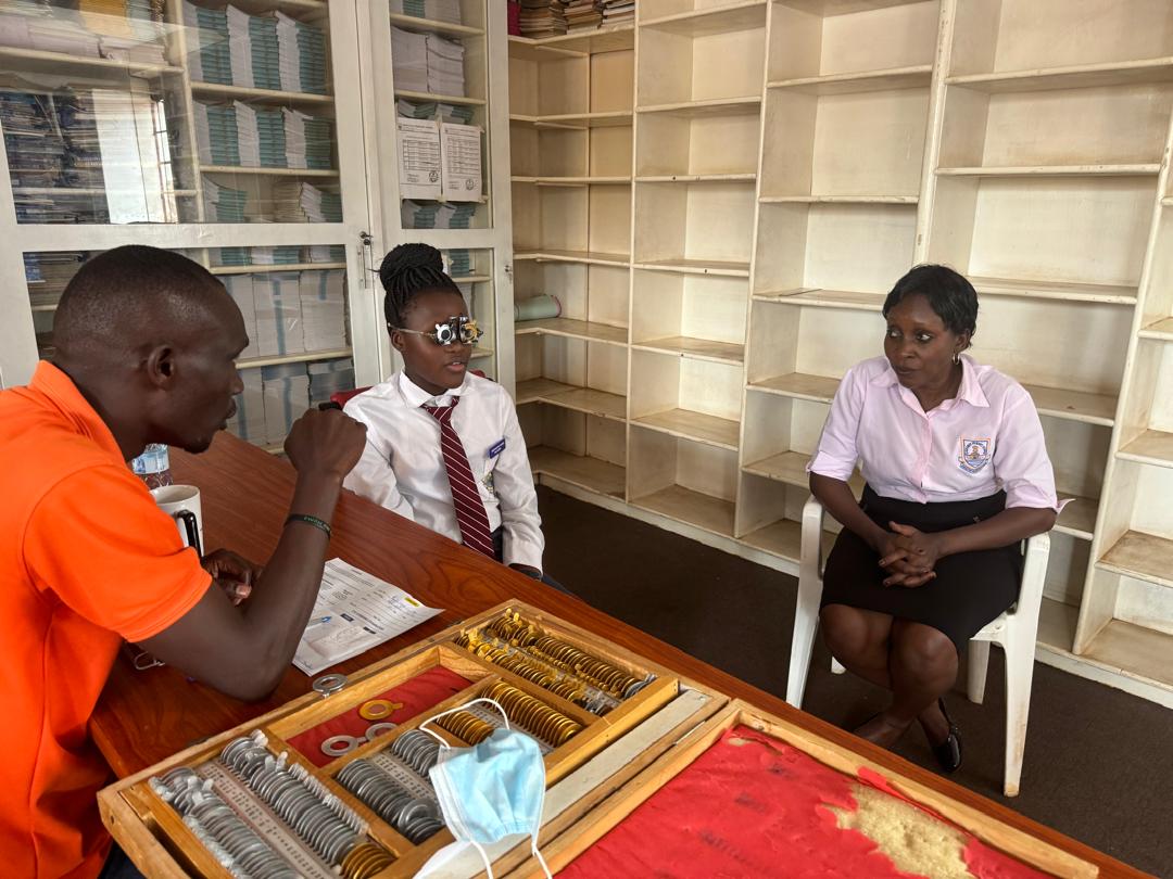EntebbeRoadLC's tweet photo. At @kingsway_school , Together with a team from @ASGEyeHospitals ,  we carried out Eye screening to 124 patients which is essential for early detection of vision problems and maintaining eye health. We as well Donated 56  eyeglasses  that would help access clear vision. https://t.co/2Tq3n3YpOu