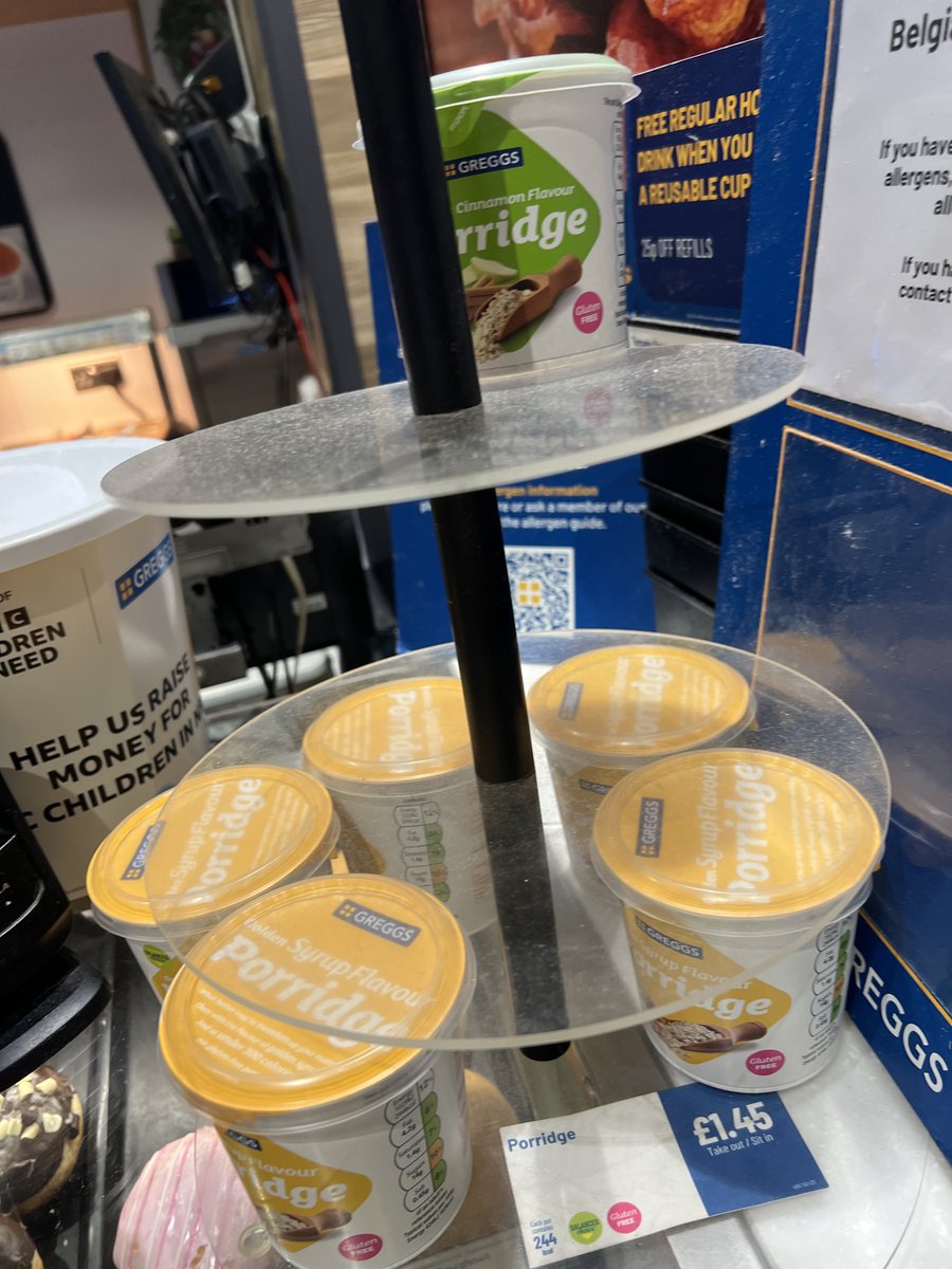 tb78's tweet photo. @GreggsOfficial Gosport store.  Nice and clean 👀 https://t.co/EIkNXmUEJH