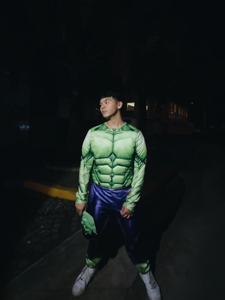 ethanromann's tweet photo. hulk smash! https://t.co/xgbW5Gnmvr