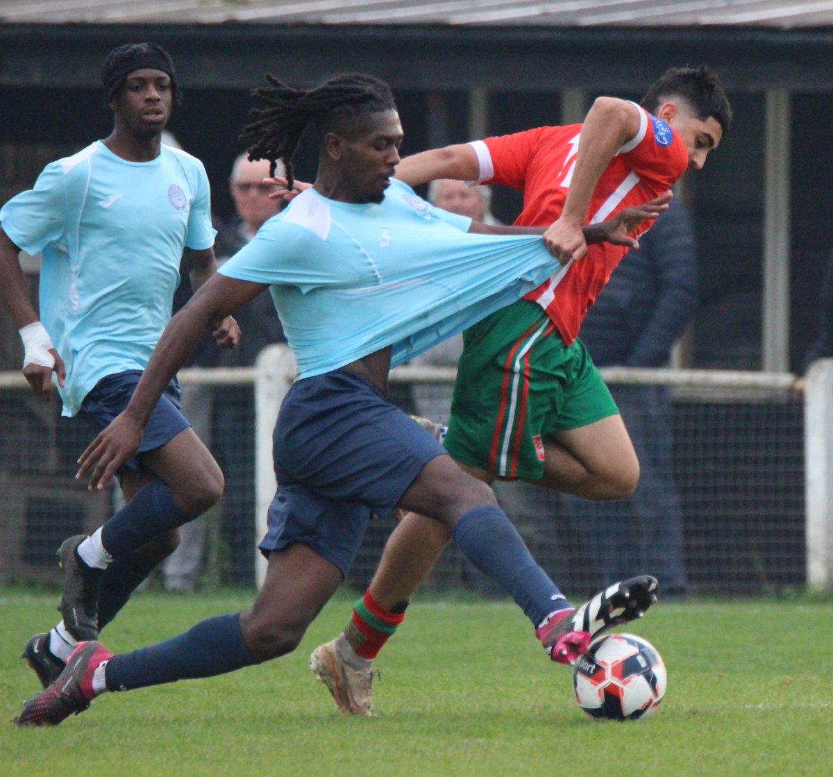 A few photos from yesterday's win over <a href="/wood_utd/">Colliers Wood United FC</a>  flic.kr/s/aHBqjBPCsH