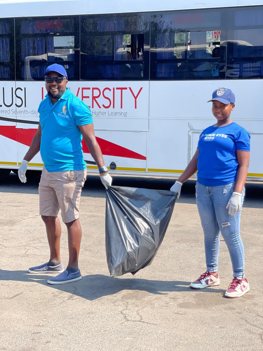 ShokoTonderai's tweet photo. #DAY 2127 We all have a responsibility
Well done #DIFTK @doit4thekidz_
it does not take much to make a difference let's #KeepOurEnviromentClean #KeepBulawayoClean https://t.co/09cdX08nH5
