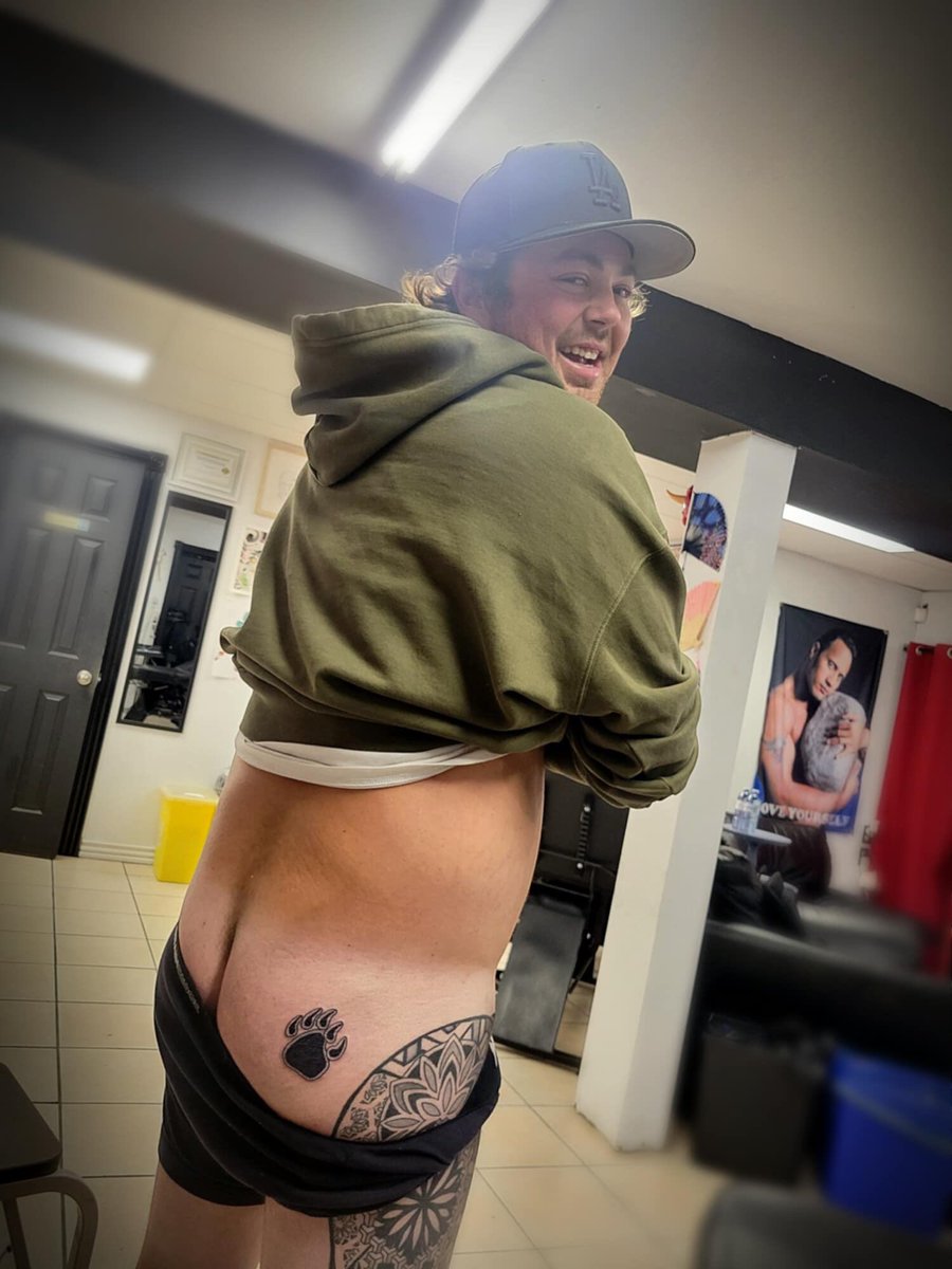Well, it finally happened. Twins captain <a href="/treyuniac3/">Trey Uniac</a> settled a losing bet with a good old ass tat of the grizzlies bear paw. 🐾 Ya win some ya lose most but look out for the #Twins next year. <a href="/GrizzlySloPitch/">Mitchell Grizzlies</a> #TimmyTight #GreyTuniac