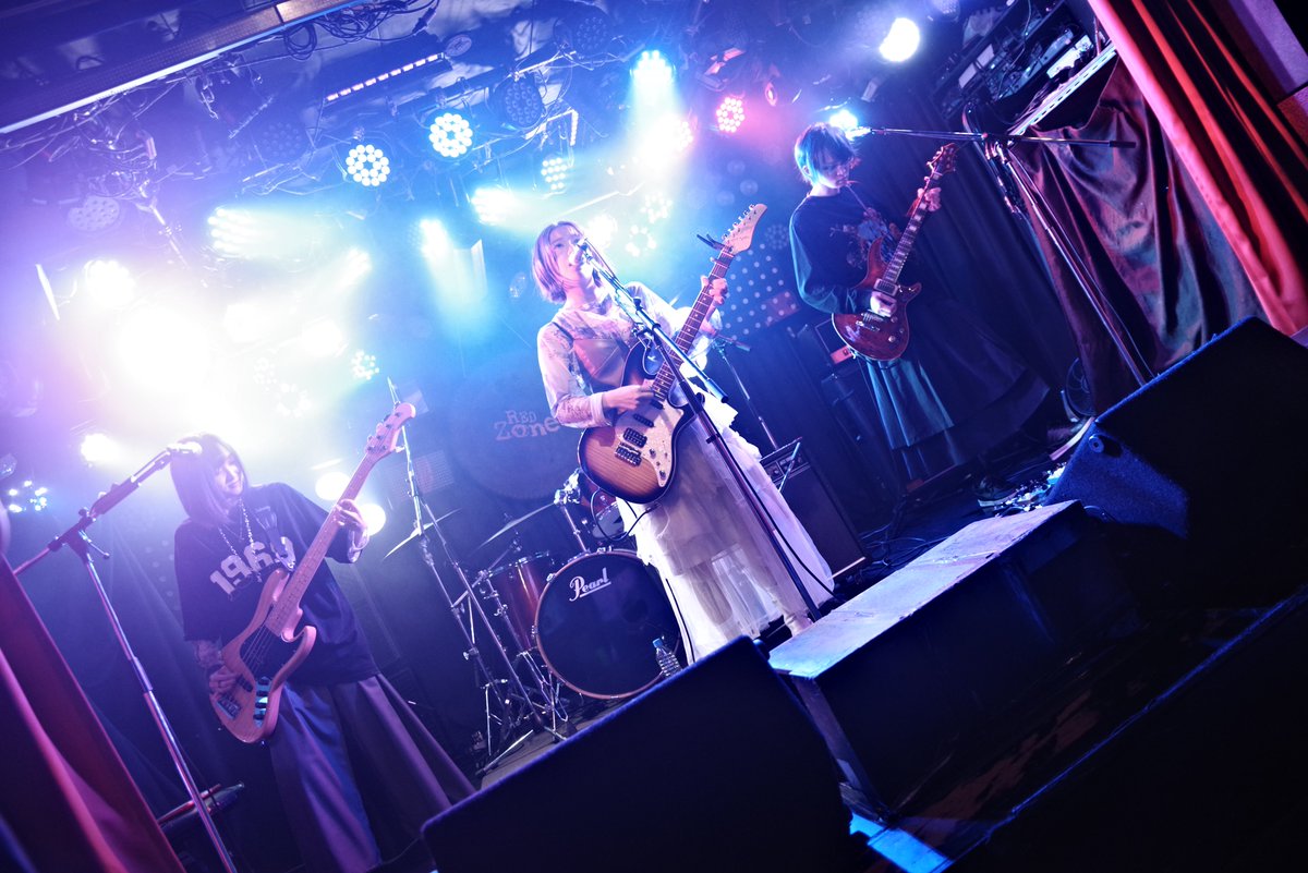 Prismics_info's tweet photo. 💎INFORMATION💎
Prismics LIVE決定!!!
2024.12.XX(XX)
都内某所
詳細は後日解禁!!!
📸 by @LikeFreeLife
#Prismics #プリズミクス #ユニット https://t.co/vYRxxTLnip