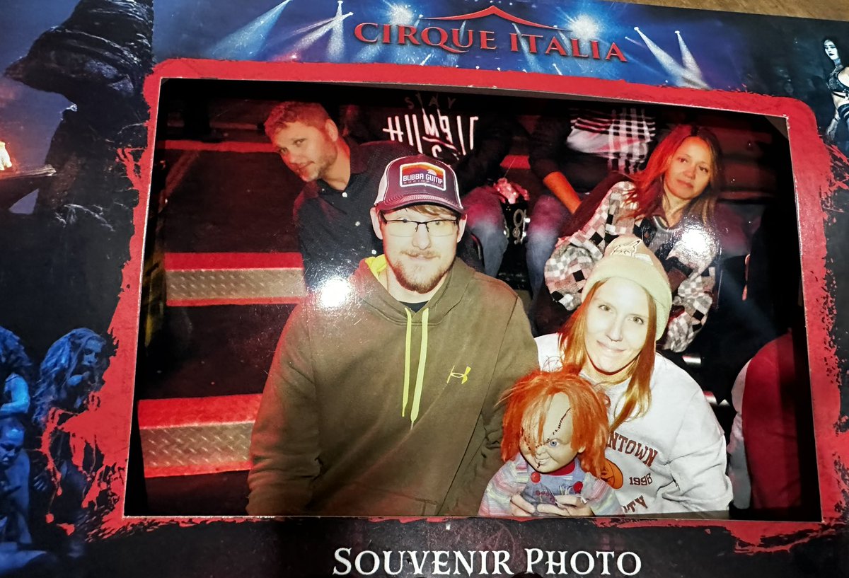 sierrsnyq's tweet photo. fun times at #paranormalcirque2 👹 @ToddGrogan2 🥰 https://t.co/yr8JpAY9EL