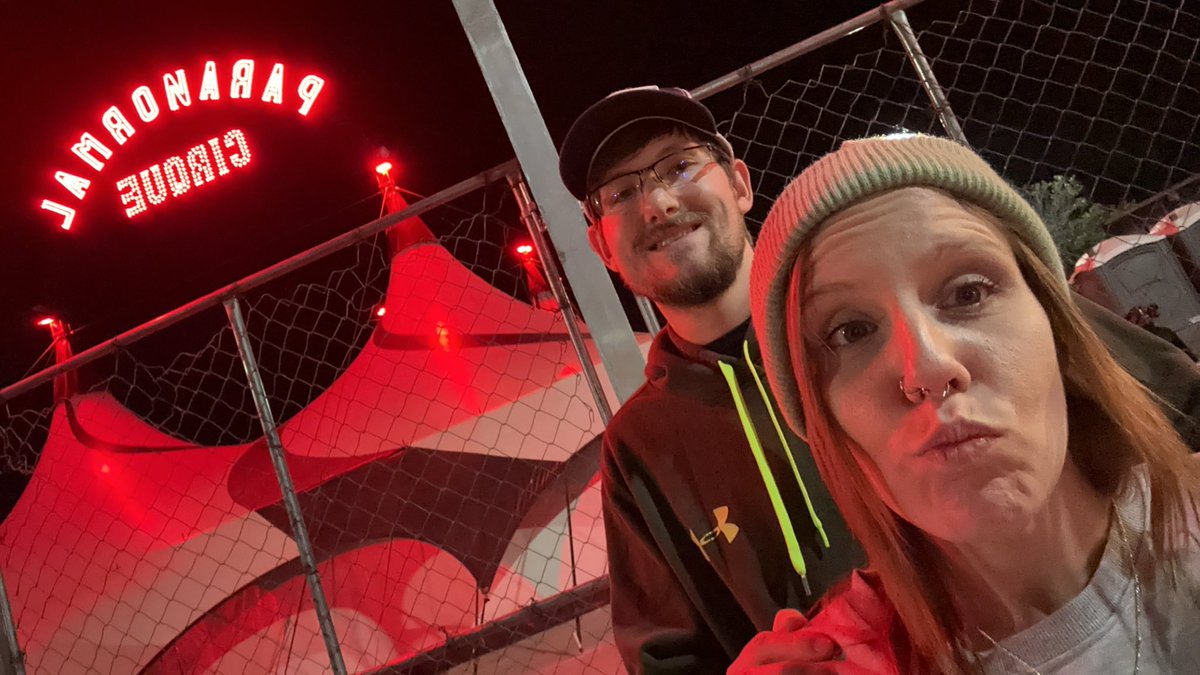 sierrsnyq's tweet photo. fun times at #paranormalcirque2 👹 @ToddGrogan2 🥰 https://t.co/yr8JpAY9EL