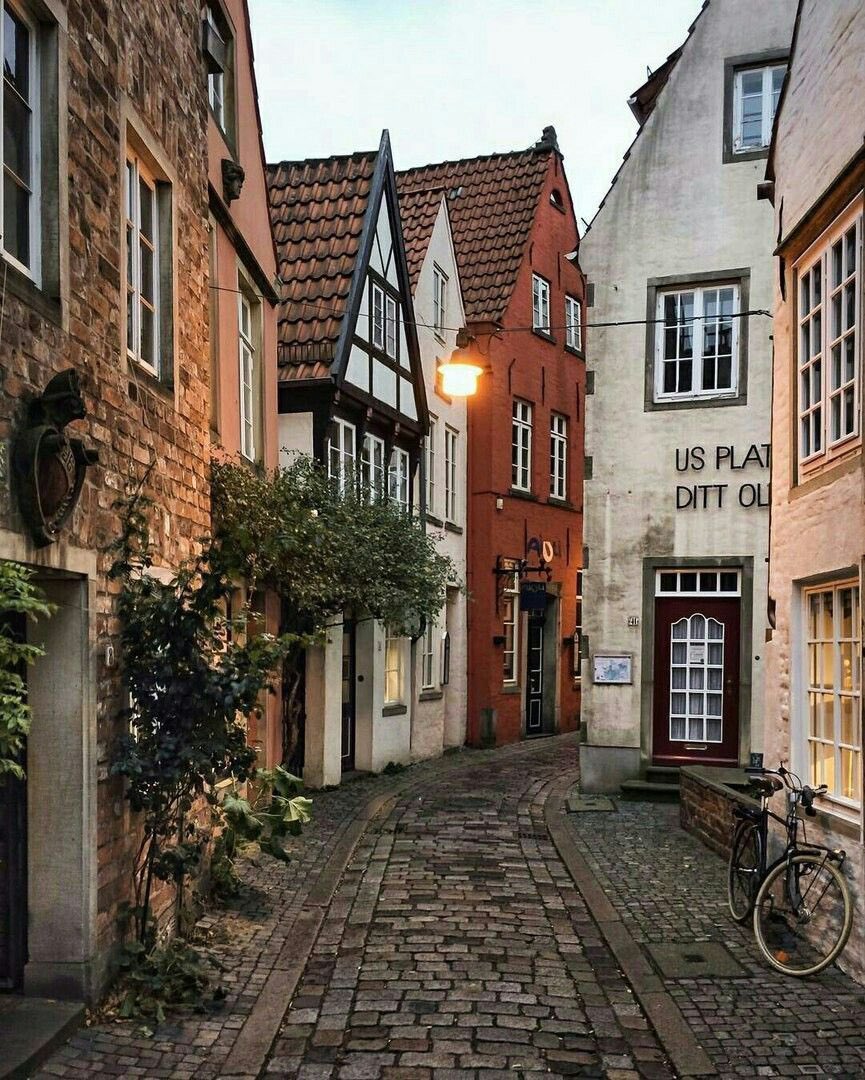 owroot's tweet photo. We want to feel human. Old, little streets make us feel human. That’s why we like them. https://t.co/bHUZCvEHGS