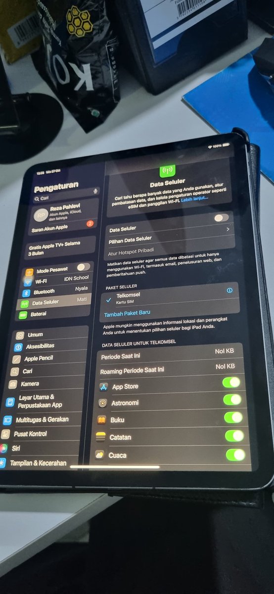 utiphuti's tweet photo. WTS !! 
IPAD 11 PRO M1 128GB WIFI+CELLULAR
14,8jt(nego)
1.Fullset EksBox Garansi Inter
2.Cellular All Simcard Operator
3. Lecet sikit,selebihnya aman
4. Inc:Keyboard 2in1 360°Rotation Magnetic+SoftCase+Pencil GD 13Pro+Tas Ipad Evernest+charger  kabel ori IBOX
Loc:Jonggol/Cilengsi https://t.co/AnOatwVOuR