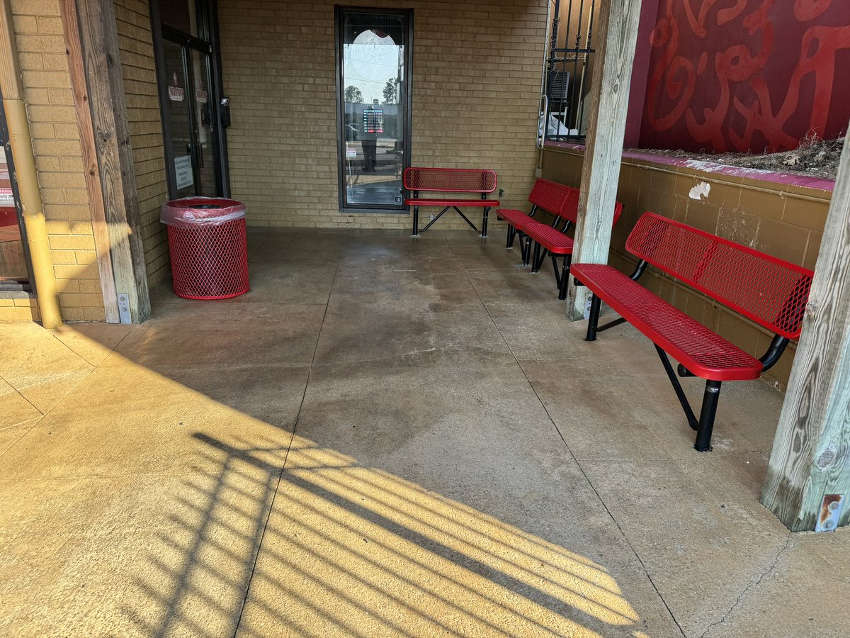 HankWashing's tweet photo. HAPPY HOMECOMING RATTLERS!!! @ColdStone is ready for you to STRIKE🐍🧡💚
For your pressure washing needs call Hank! https://t.co/F7lL9i8c1W