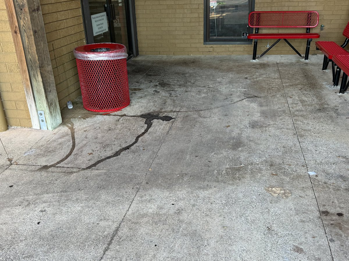 HankWashing's tweet photo. HAPPY HOMECOMING RATTLERS!!! @ColdStone is ready for you to STRIKE🐍🧡💚
For your pressure washing needs call Hank! https://t.co/F7lL9i8c1W