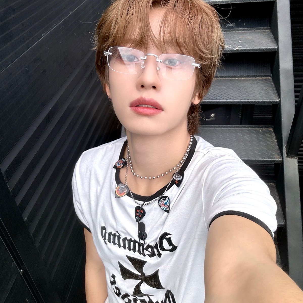 AIMERS_members's tweet photo. [#요엘]

サムライハート!❤️ 
파이널 무대도 화이팅🫶🏻🩷 

#에이머스 #AIMERS #YOEL https://t.co/uO8QcsDWAb