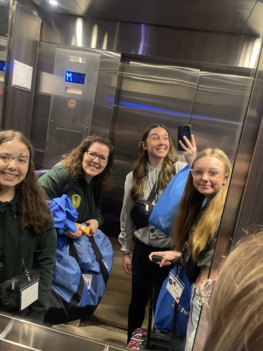 Simonds_HS's tweet photo. Fostering leadership is a privilege. Thank you Mrs. Gordon for chaperoning the Student Leadership conference. Our students learned, networked, had fun and made memories! #highschool #seabee #src2024 https://t.co/qCgvd9gyif