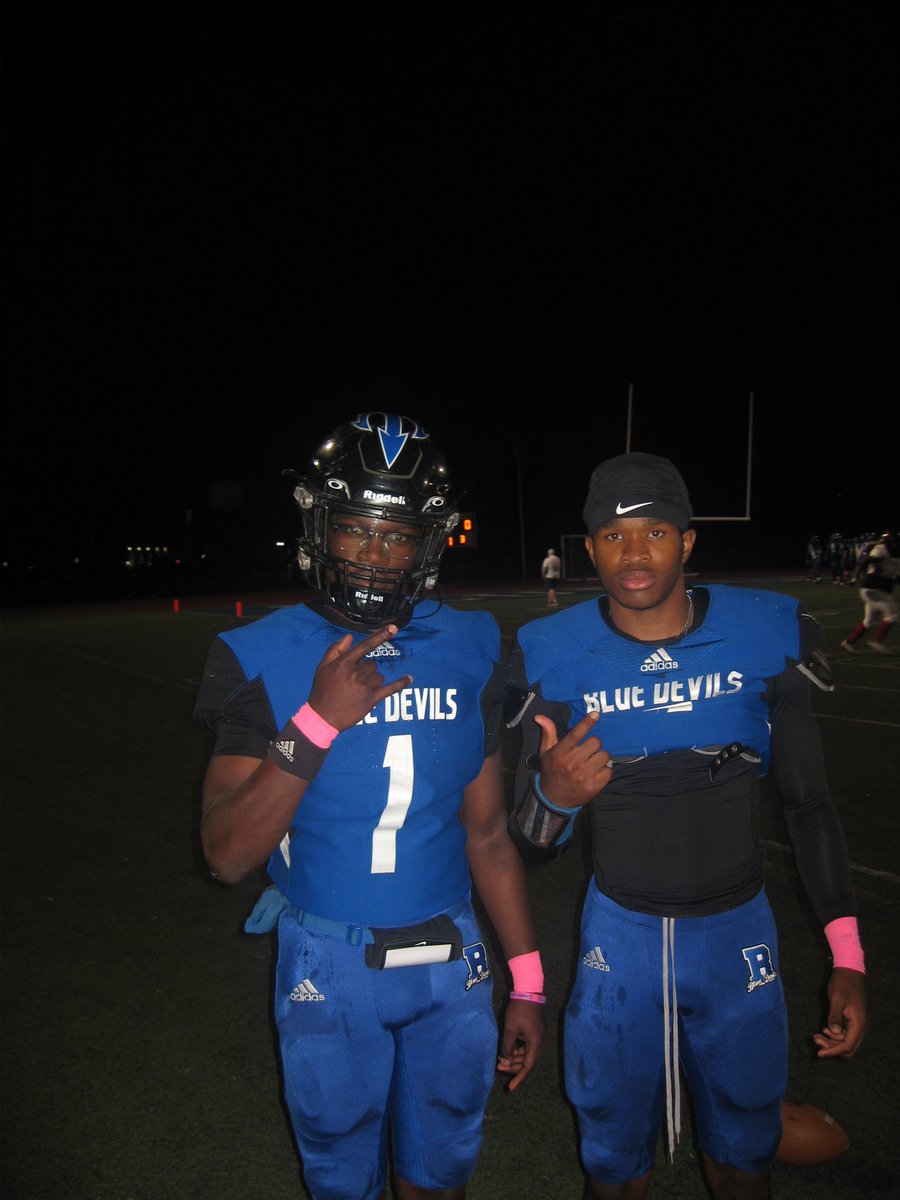 xhaggaix's tweet photo. Good win against Tech Boston (59-32) but not satisfied at all‼️‼️ there’s always another level. #winnersdomore

Finished with 
- 102 rushing yards 
- 10 carries 
- 3 touchdowns 

@rhsbluedevilfb @CoachMarshallJ  @coachottaviani @BlueDevilsRHS https://t.co/agIfiKP1kX