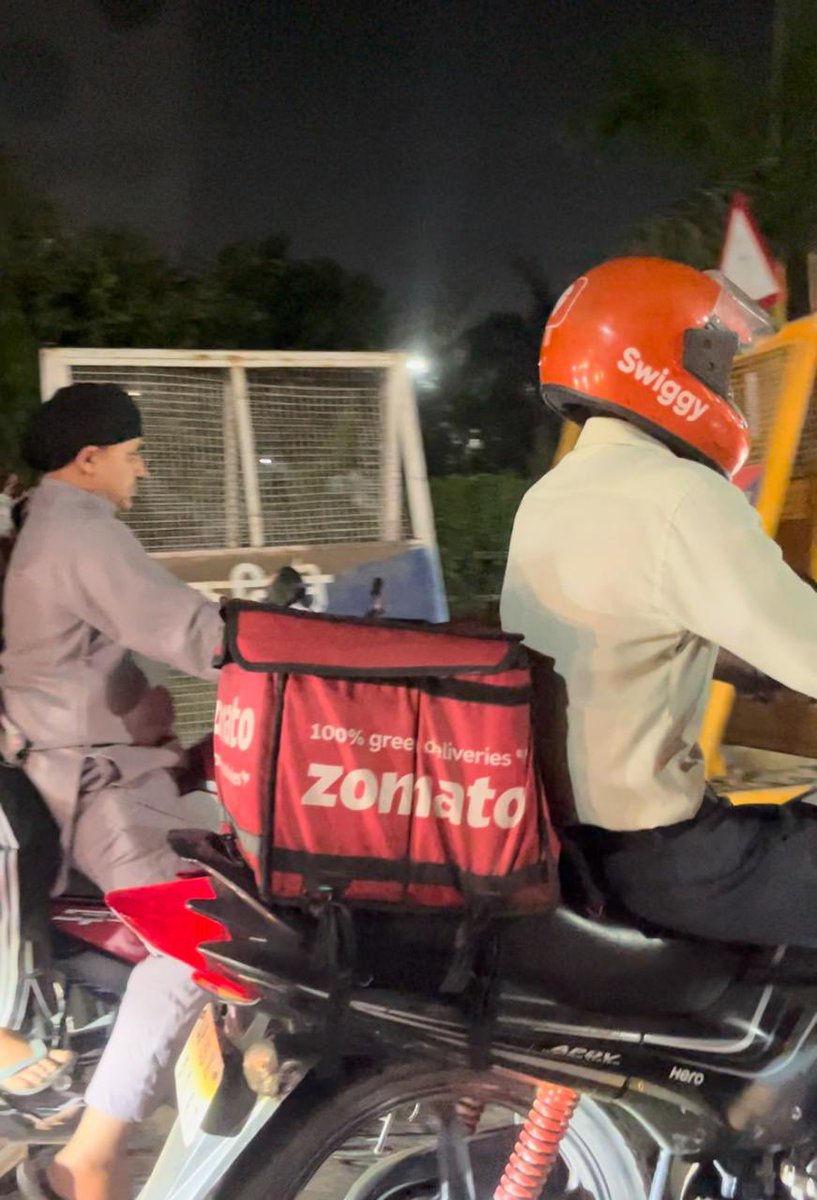 itsprk's tweet photo. The collab we need 🤌🏻
@Swiggy X @zomato https://t.co/LWcV7DiMOK