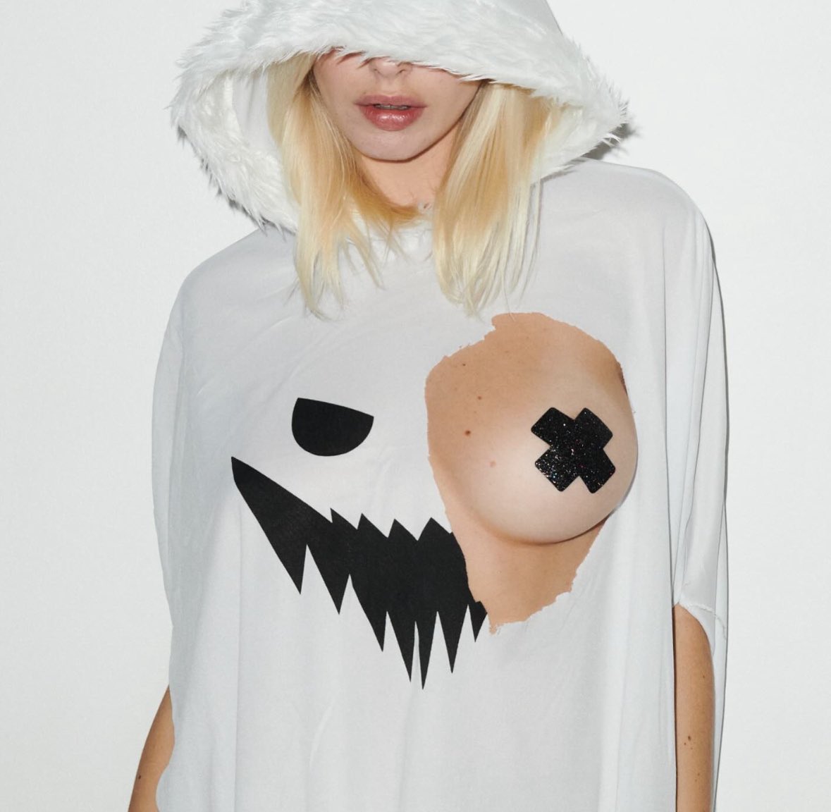 She is coming… Halloween 🎃 https://t.co/F9ejqsZHBB