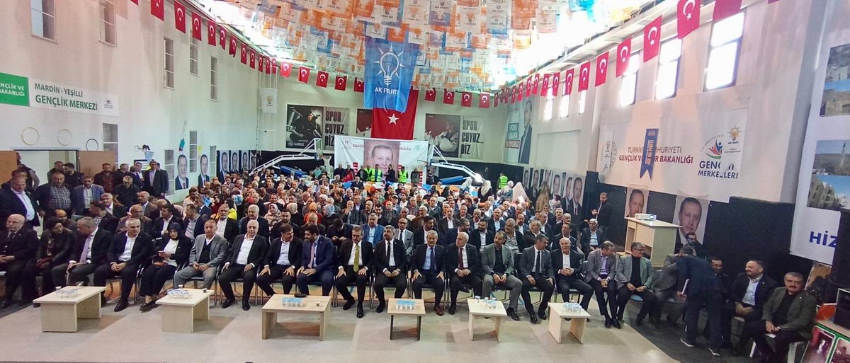 CengizDMRKY47's tweet image. Biz,birlikte güçlüyüz.

#AKParti MKYK Üyemiz, kıymetli ağabeyim Sn.@mahirunal bakanımızın ve kıymetli büyüklerimizin/kardeşlerimizin katılımlarıyla gerçekleştirdiğimiz @Akparti #Yeşilli İlçe Kongremizin hayırlara, selamete vesile olmasını diliyorum. #Mardin @RTErdogan

📍Yeşilli
