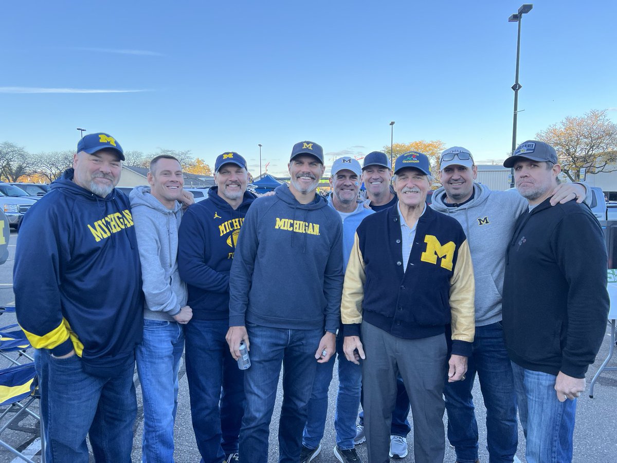 Go Blue! I got to hang out with <a href="/HutchSevenSix/">Steve Hutchinson</a> and his great teammates before <a href="/UMichFootball/">Michigan Football</a> beat State last night.