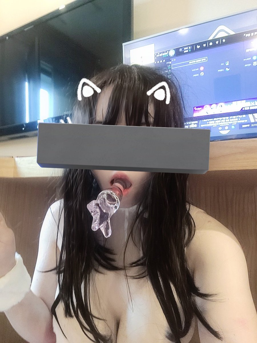 sim9074's tweet photo. 주인님이 열심히 게임하구 있으면
오히려 지는걸 마음속으로 바라면서
일부러 아래쪽에소 방해할게요♡
가축이하 걸레년때문에 져서 잔뜩 화나서 뺨이고 젖탱이��� 때릴텐데 그게 좋다고 걸레즙 뿜어대는 병신 서현이 보지 밟고 욕해주세요...♡♡
#섹트 #로망트 https://t.co/RtbHdD8Kgl