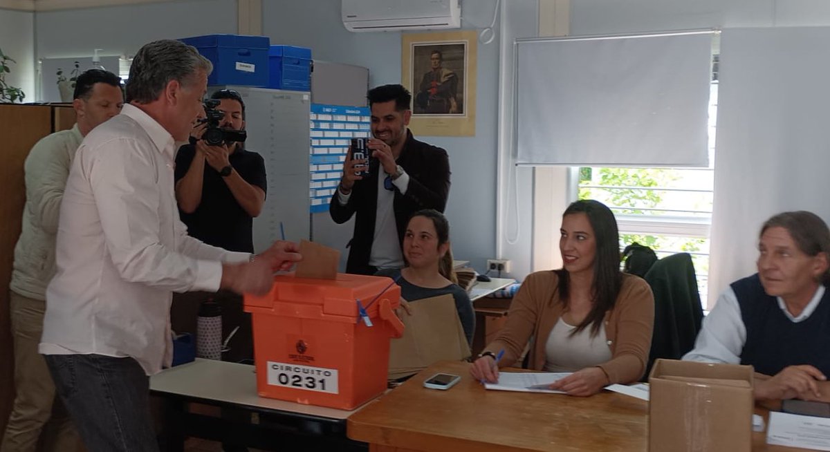 Voté en Maldonado, y voy a trabajar por Maldonado. Votar es fortalecer nuestra democracia, y hoy, después de meses de recorridas, la Lista 25 de Andrés Ojeda resuena en todo el país. Estoy convencido de que voy a defender a Maldonado con la misma garra con la que defendí la