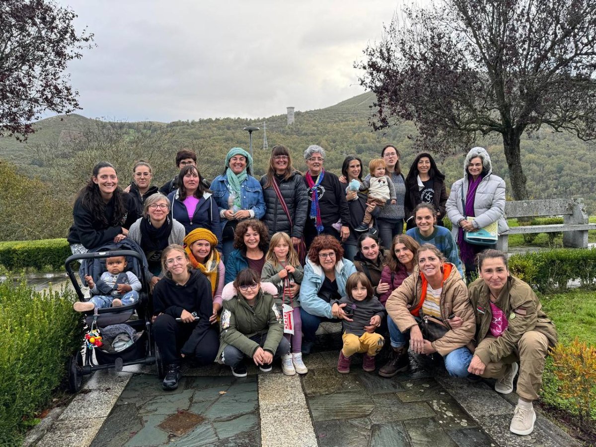 Un encuentro maravilloso un año más: el trabajo lineal, los decisiones para seguir avanzando, el compañerismo y la sororidad fluyendo como un río en las montañas pastoreadas d Vilariño do Conso-Orense
En breve, iréis viendo las novedades💜
#muGeRes
#ganaderiaextensiva
#Encuentros