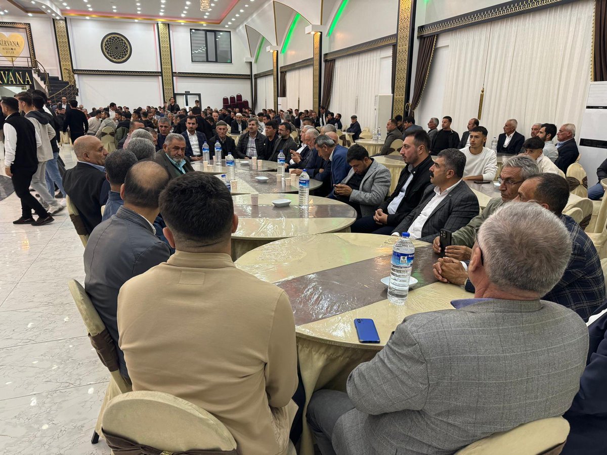 AK Parti ilçe Başkanımız Sn Abdulselam TOPRAK, Yıldız ailelerinin düğün merasimine katıldı. Çiftimize iki cihan saadeti diliyoruz. Allah mesut bahtiyar etsin.
<a href="/erkankandemir/">Erkan Kandemir</a> 
<a href="/yukselmuslum27/">Müslüm Yüksel</a> 
<a href="/agral_abdullah/">Abdullah Ağralı</a> 
<a href="/RasitOcak/">Raşit Ocak</a> 
<a href="/Akparti/">AK Parti</a>