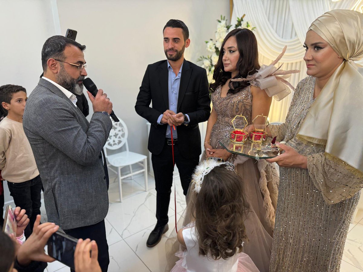 AK Parti ilçe Başkanımız Sn Abdulselam TOPRAK, Yıldız ailelerinin nişan yüzüklerini taktı. Çiftimizi tebrik ediyor, bir ömür mutluluklar diliyoruz. Allah tamamına erdirsin,hayırlı olsun.
<a href="/erkankandemir/">Erkan Kandemir</a> 
<a href="/yukselmuslum27/">Müslüm Yüksel</a> 
<a href="/agral_abdullah/">Abdullah Ağralı</a> 
<a href="/RasitOcak/">Raşit Ocak</a> 
<a href="/Akparti/">AK Parti</a>