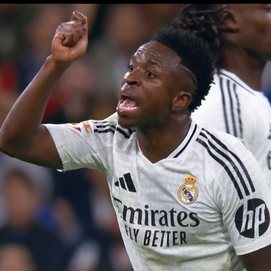 Y mañana, en la gala del balón de oro, el sr. <a href="/vinijr/">Vini Jr.</a>, denunciará ante los medios que debe de castigarse al club de Madrid y cerrar su estadio porque es intolerable los insultos racistas a Lamine Yamal.
O quizás no? Y todo el tema racista es una mera propaganda que utiliza?