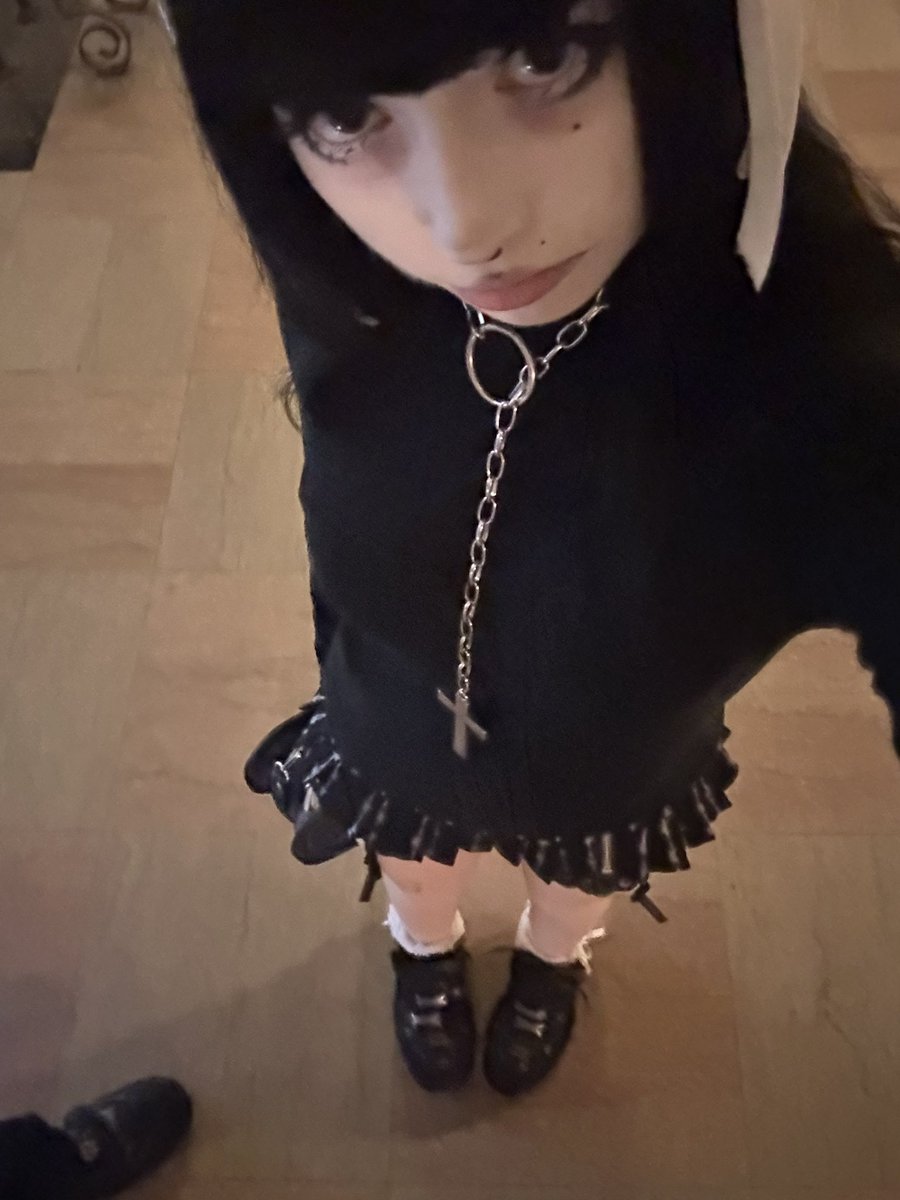 spinechilll's tweet image. Do you like creepy and unsettling girls? &amp;lt;3