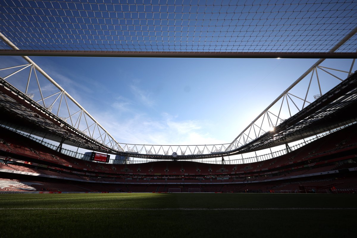 Arsenal's tweet photo. Emirates Stadium awaits. https://t.co/4ZKMEE0Wwy
