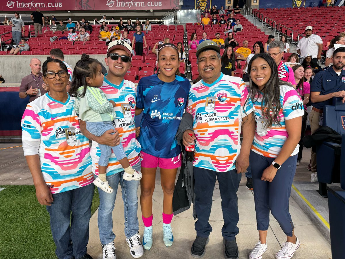 sandiegowavefc's tweet photo. last month in utah when maría’s family made the trip from idaho to see her play 🫶 https://t.co/AdW2QfXWCx