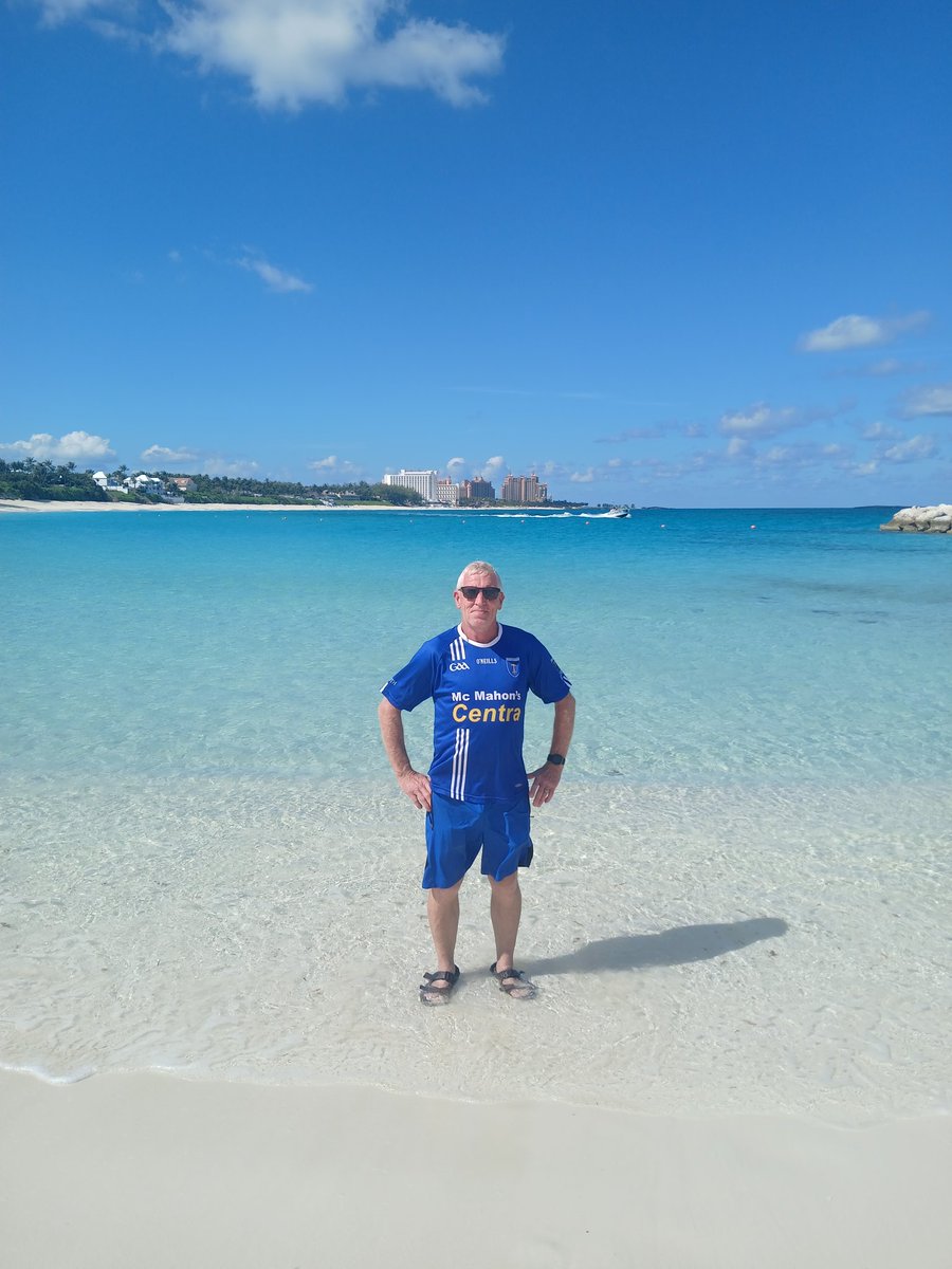mickmac67c's tweet photo. Listening to the county final on @NorthernSoundFM in the bahamas with @KayHo814. Come on scotstown. https://t.co/dfb7Ar9fjn