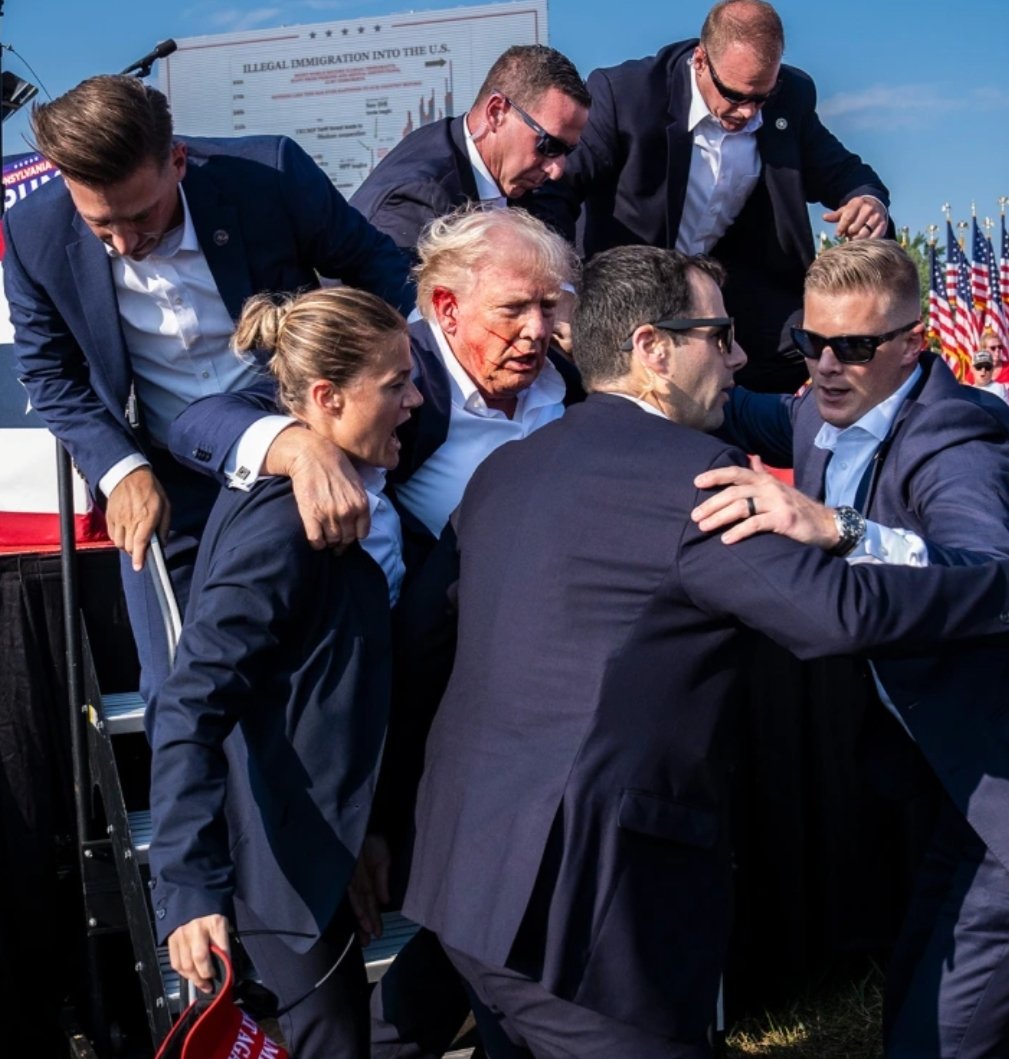 PrincessBravato's tweet photo. #ButlerWasStaged
Trump wasn't shot. He wasn't even grazed. https://t.co/Z4fw6Ofg7c