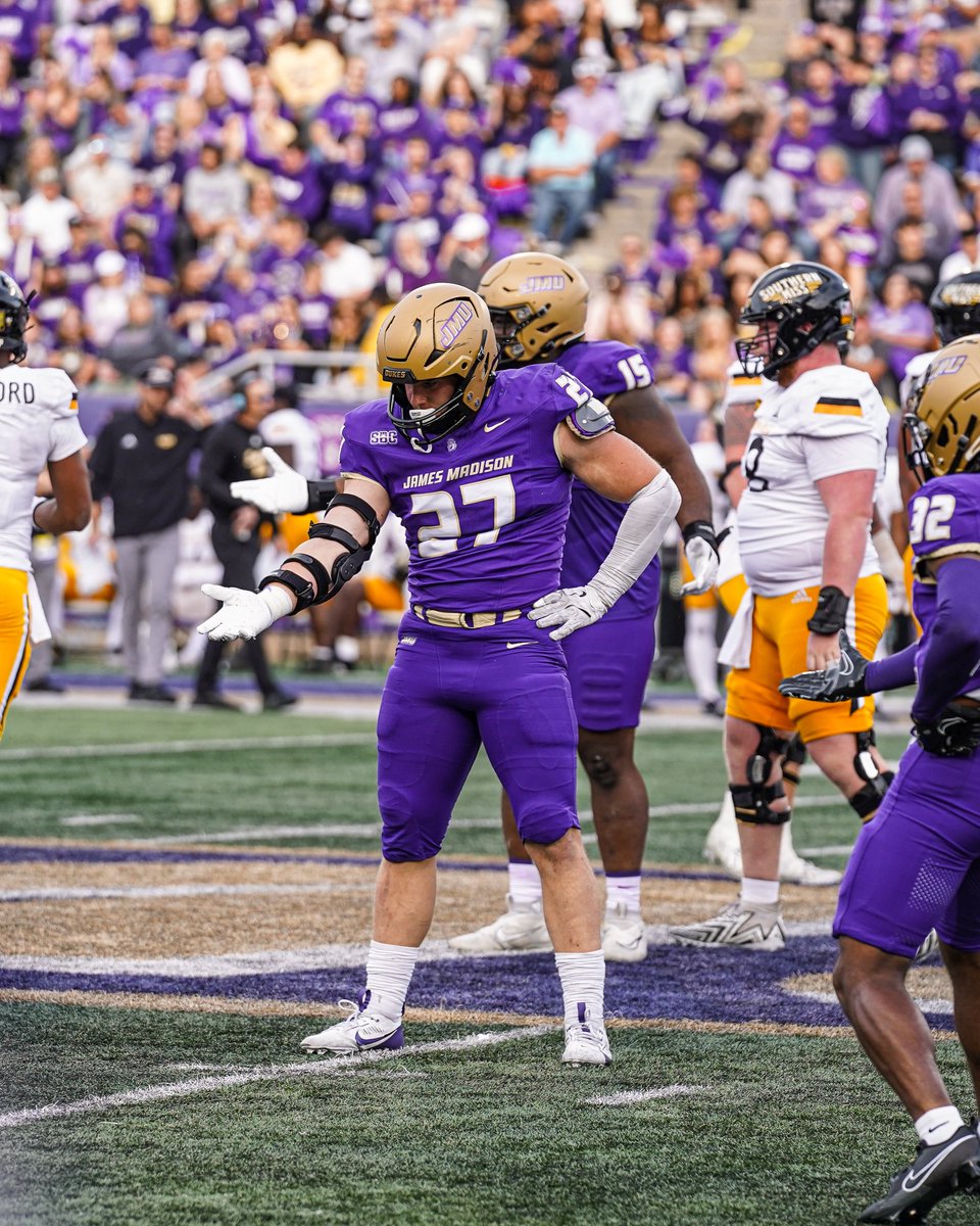 Chris Brooks (@cbrookssid) on Twitter photo In Sun Belt play, <a href="/JLDobbs5/">Jacob Dobbs</a> leads the league with 10.8 tackles per conference game.
He also crossed 500 career tackles in just his 51st career game Saturday, as he sits at 505 for his career.
That's 9.9 tackles per game... FOR A CAREER!!!
#GoDukes In Sun Belt play, <a href="/JLDobbs5/">Jacob Dobbs</a> leads the league with 10.8 tackles per conference game.
He also crossed 500 career tackles in just his 51st career game Saturday, as he sits at 505 for his career.
That's 9.9 tackles per game... FOR A CAREER!!!
#GoDukes