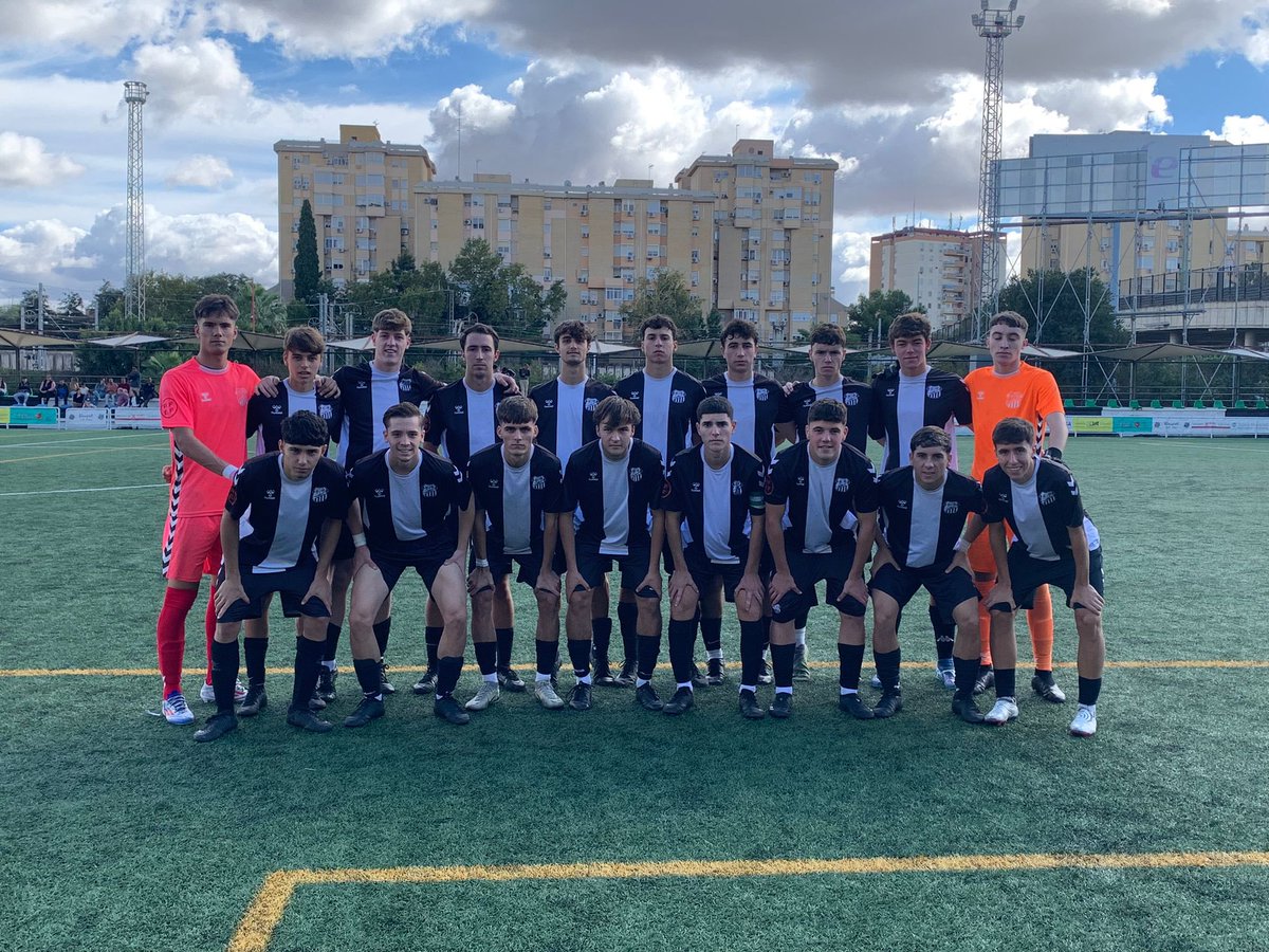 #CalaveraCFJuvenilB 

✅ Gran victoria para nuestro juvenil de Liga Nacional, que se mantiene en la zona tranquila de la clasificación. Los pupilos de <a href="/SamuelMacias92/">Samuel Macias Mateo</a> vencieron (1-0) al <a href="/Cantera_CCF/">𝙲𝚊𝚗𝚝𝚎𝚛𝚊 Córdoba CF</a> en un duelo marcado por la igualdad.

⚽️ Joaquín hizo el tanto del triunfo.