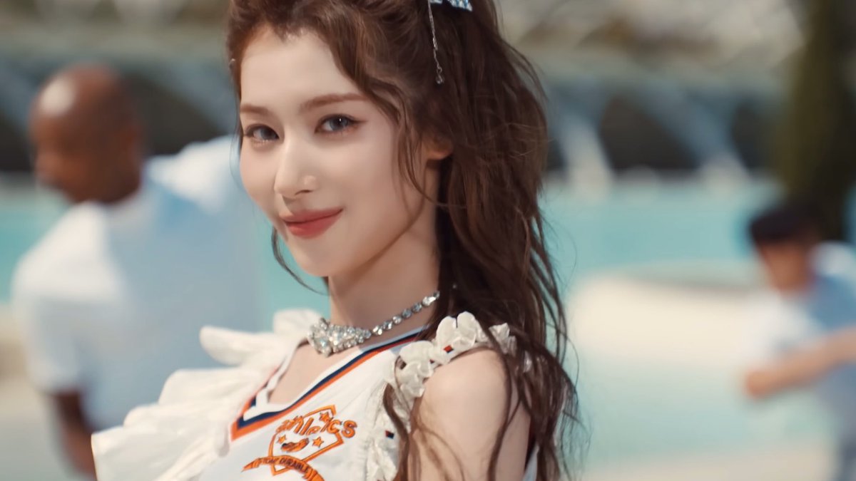 she is so pretty