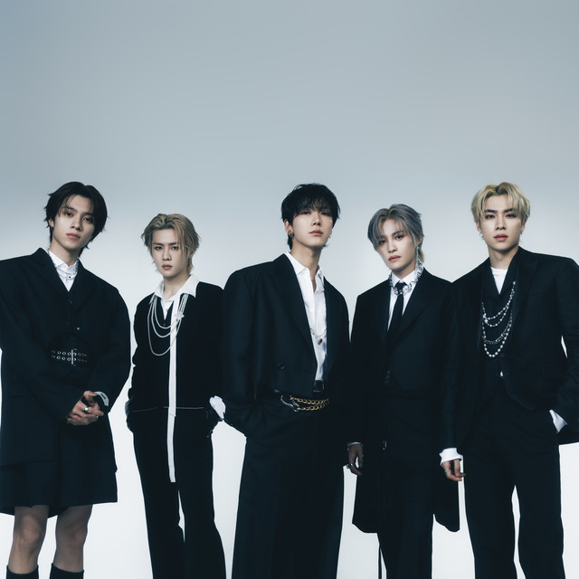 kchartsmaster's tweet photo. WayV announces the 6th mini album 'FREQUENCY' to November, 25th. https://t.co/MExsYinN7J