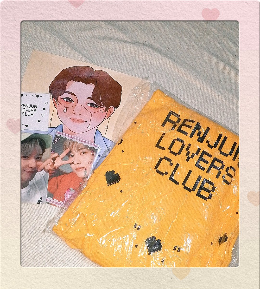 huanginjenie's tweet photo. I finally had the chance to unbox renjun love mail after so many busy days 🫶🏻💛 the design is absolutely gorgeous, and I can’t wait to wear it. Thank you so muchhhh @projectrenjunph 💛✨

— thank you for the cute freebies! lablots mwahhg 😙💛

https://t.co/sMcF4RYKnc https://t.co/nQ3Wj7BhBr