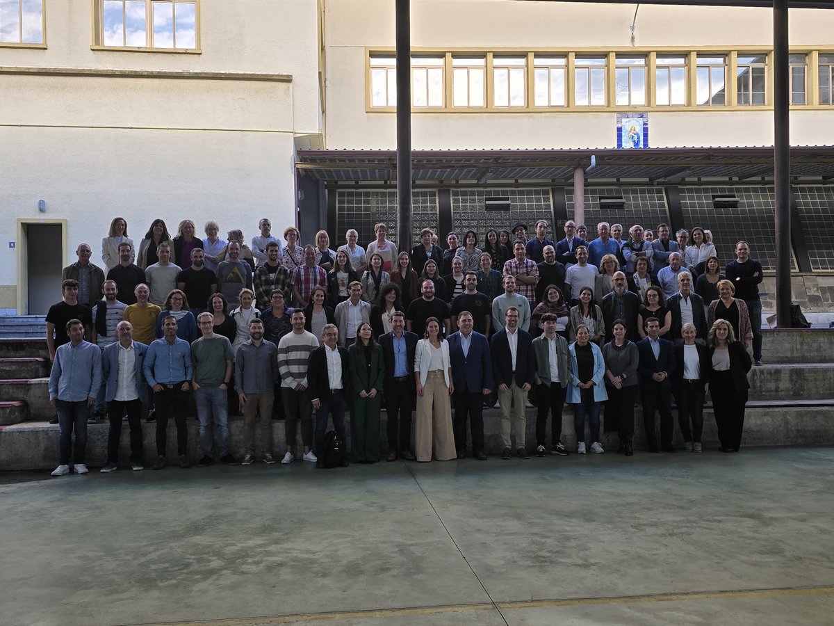 FPeuskadi (@fpeuskadi) on Twitter photo Pedrosak ekoizpen ehunaren eta erakundeen arteko lankidetzaren emaitza den Lanbide Heziketaren alde egin du.
---
Pedrosa aboga por una Formación Profesional fruto de la colaboración del tejido productivo y las instituciones. irekia.euskadi.eus/eu/news/96614 <a href="/Irekia/">IrekiaEJGV</a> Pedrosak ekoizpen ehunaren eta erakundeen arteko lankidetzaren emaitza den Lanbide Heziketaren alde egin du.
---
Pedrosa aboga por una Formación Profesional fruto de la colaboración del tejido productivo y las instituciones. irekia.euskadi.eus/eu/news/96614 <a href="/Irekia/">IrekiaEJGV</a>