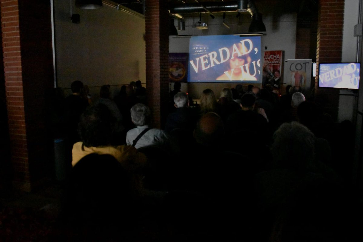 espacio_rosalux's tweet photo. Adolfo Dufour - director de "Las armas no borrarán tu sonrisa"-  nos presenta el documental sobre los asesinatos de la semana negra de Madrid de 1977. Arturo Ruiz, Mari Luz Nájera, Ángel Almazán...y tantos más. Hoy recordamos su lucha y reivindicamos la justicia y la verdad. https://t.co/qmOkt4ZbpC