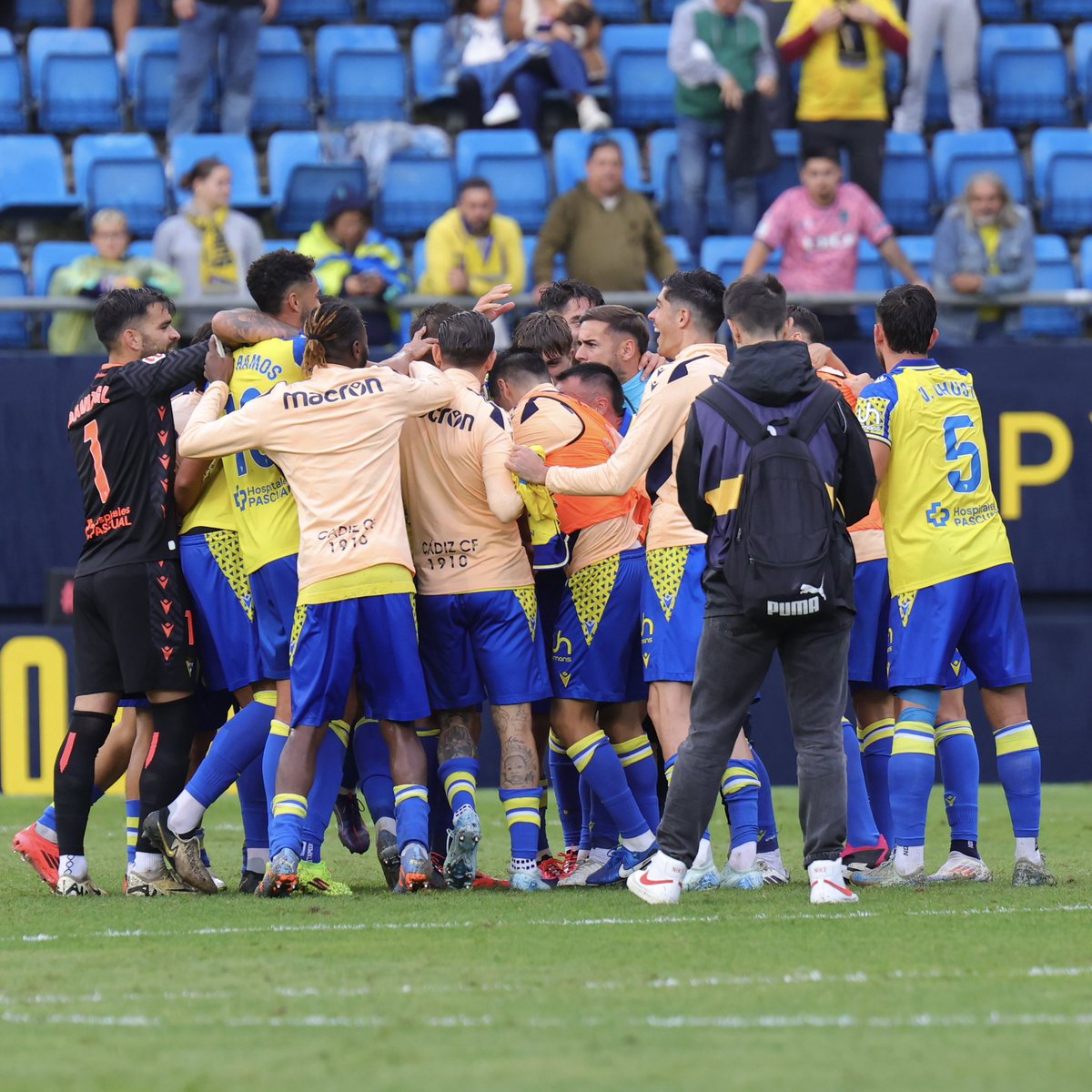 ⚽️ La liga hipertensiones nos está quitando años de vida, pero qué bonito volver a celebrar un +3 en casa.

👏🎥 ¡Vamos!