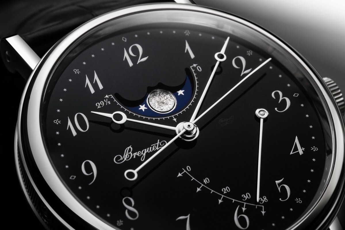 cotedesmontres's tweet photo. .@MontresBreguet #Classique5177 & #Classique7787 - Dazzling interplay between #platinum and “Grand Feu” #enamel
A face as black as night, resplendent under the glow of #GrandFeu enamel encased in a sheath of platinum, noble metal and symbol of excellence
https://t.co/OiFU5CpDfb https://t.co/ArxaLMdZi3