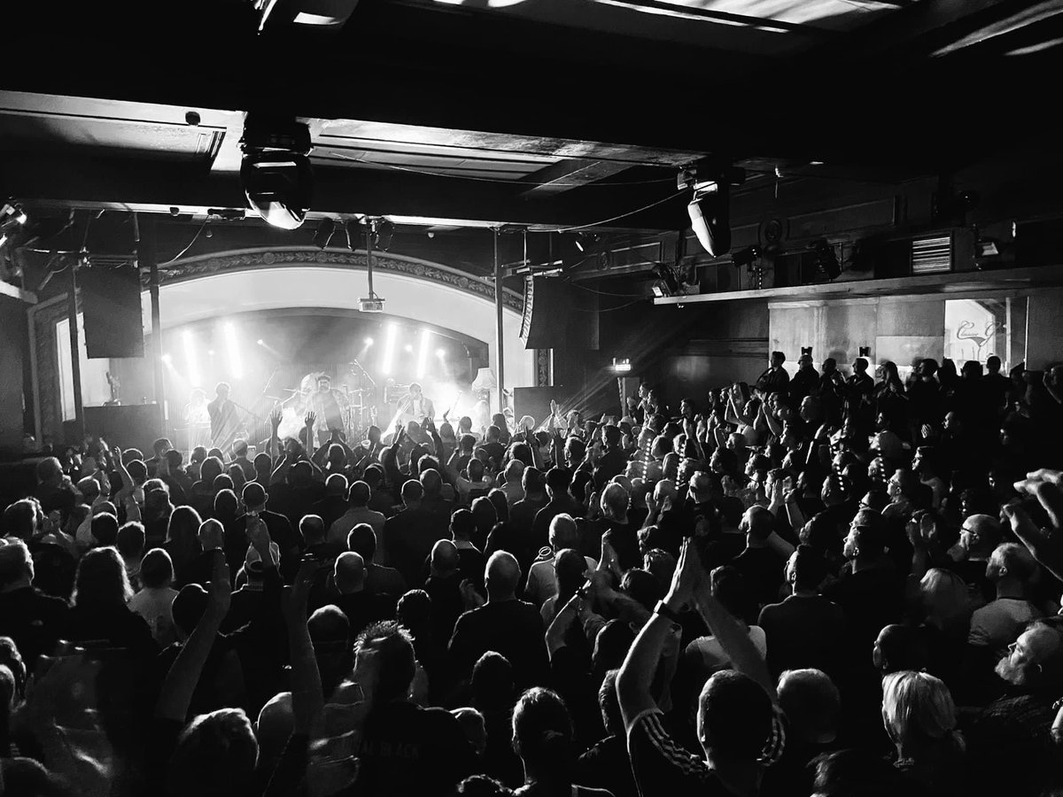 GLASGOW. INSANE. Sold out. THANK YOU! 🖤