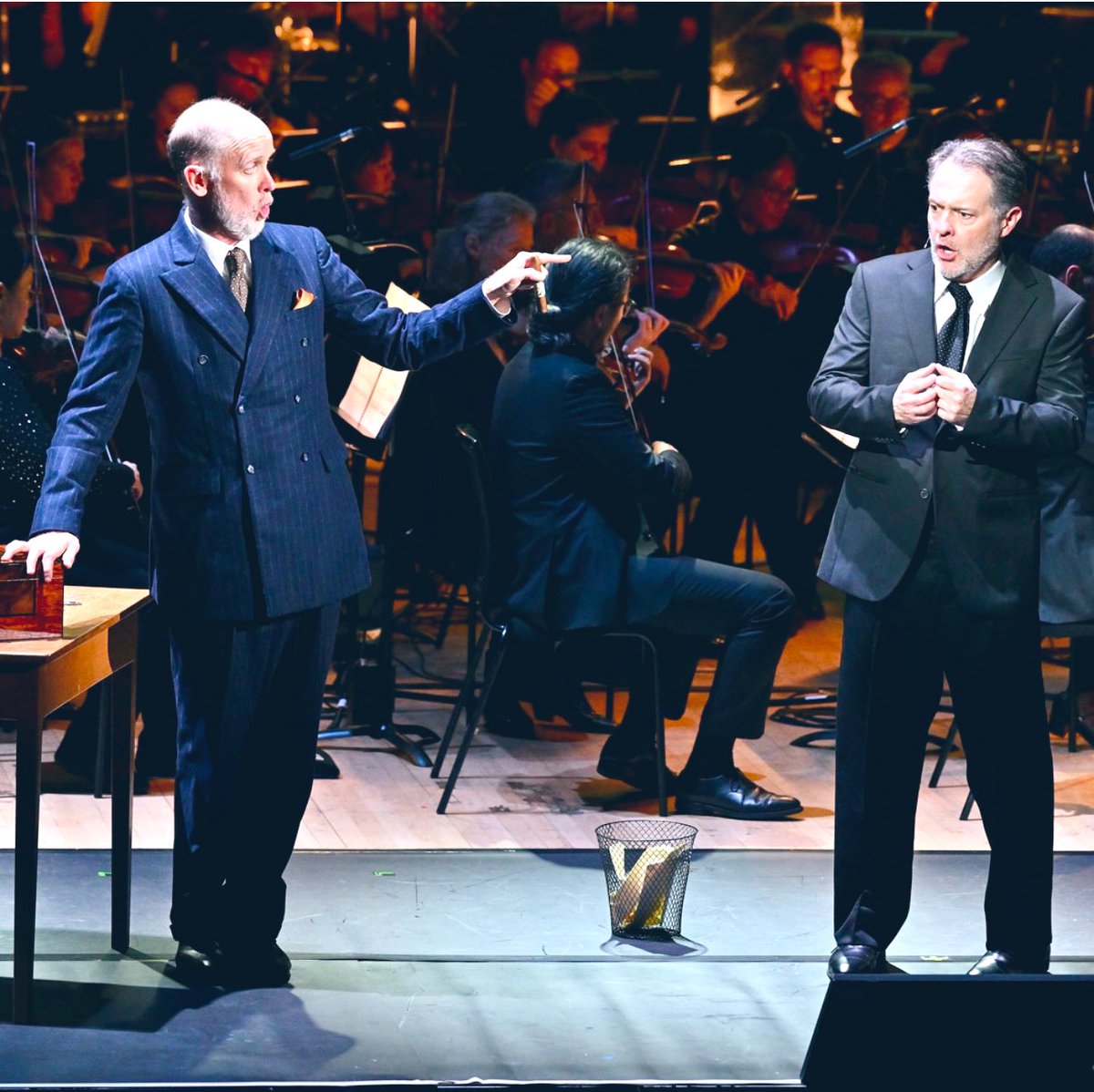 Huang Ruo tweet media