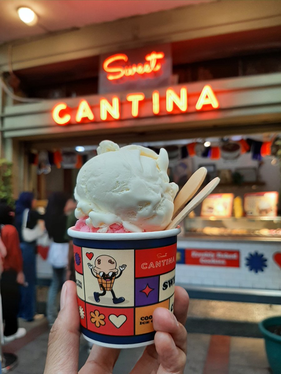 aty_yuri's tweet photo. Life is like ice cream.
Enjoy it before it melts.
🍦
#ParijsVanJava https://t.co/ZMXyPQjznz