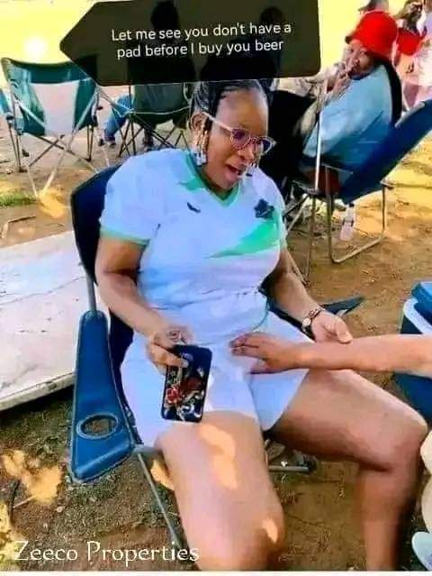 Angelblezzy's tweet photo. Let me check if you don't have a pad👀 before I buy you beer because I must eat after drinking 😜😜.....👏 https://t.co/L69AFLAWpC