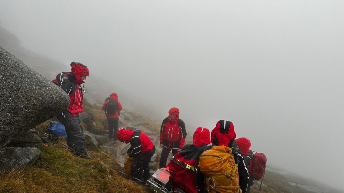 ❌CALLOUT❌

Callout for an injured walker, in worsening conditions near the summit of Goatfell.
 The casualty received treatment before being stretched to our argo cat. Then evacuated to an ambulance and onto hospital. 

#Volunteers #arran #isleofarran #VolunteeringToSaveLives