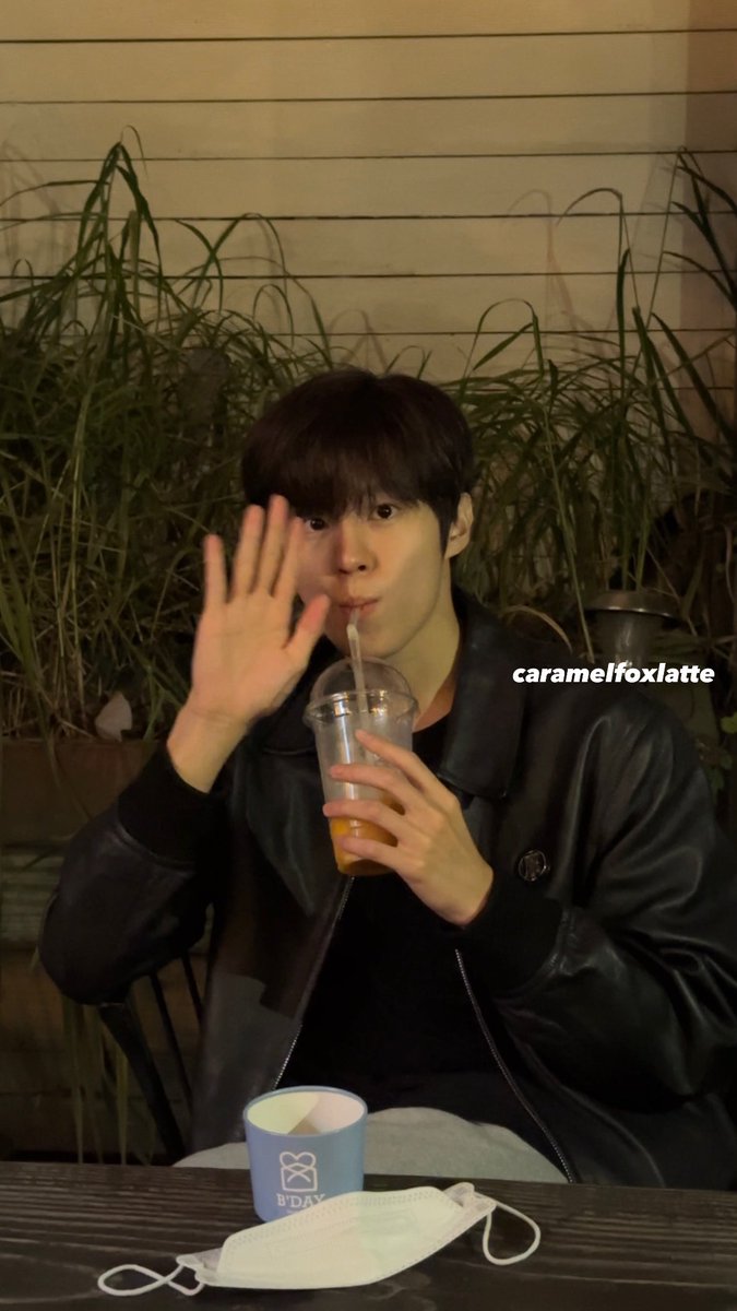 caramelfoxlatte's tweet photo. 241027 김우석 생카 🥰👋🏻

#김우석 #KIMWOOSEOK https://t.co/RcZJCf6ybp