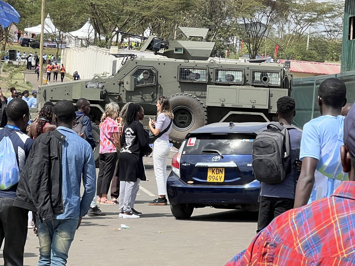 Dr_F_Francis's tweet photo. If the organizers of #StanChartNairobiMarathon have close ties with the gov that allow them to secure armored vehicles for their event, should they face consequences?

Whose pockets are those vehicles really protecting?

#BoycottStanChart ?
#OccupyStanChart 
#FreeBonifaceMwangi https://t.co/R2JzA3ZL82