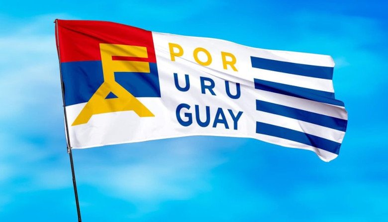 MerluzoA's tweet photo. Hoy se celebran elecciones generales en mi querido Uruguay.
Se tuvo que unir toda la derecha  incluso con  la ultraderecha para plantarnos cara y aun así hay posibilidades de ganar en primera vuelta.
¡Viva el Frente Amplio! https://t.co/fiZCXo6IbD